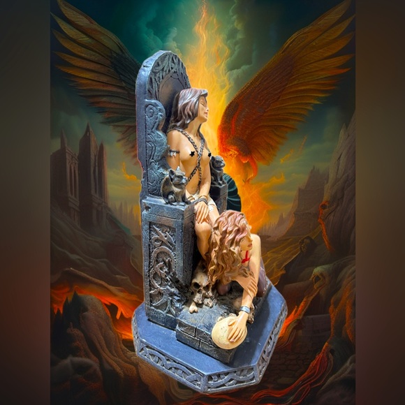 Y2K Vintage 12” American Creative Kingdom Women On Throne Sculpture - Picture 3 of 6